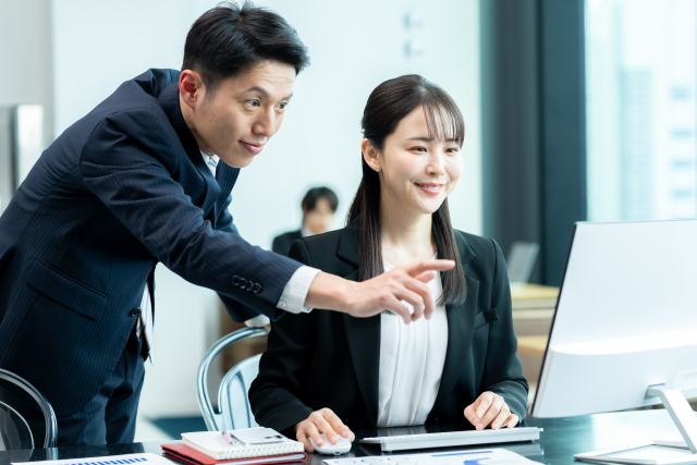 職場の片思い、これって脈あり？恋愛で悩む男性のサイン5つを解説