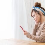 好きな人のSNSを見るだけで辛い人へ。その理由と対処法を解説します