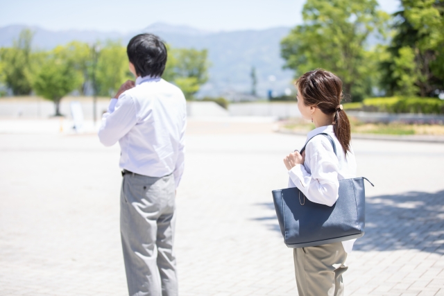 片思いの相手が二人きりを避ける理由とは？恋愛心理と見極め方を解説